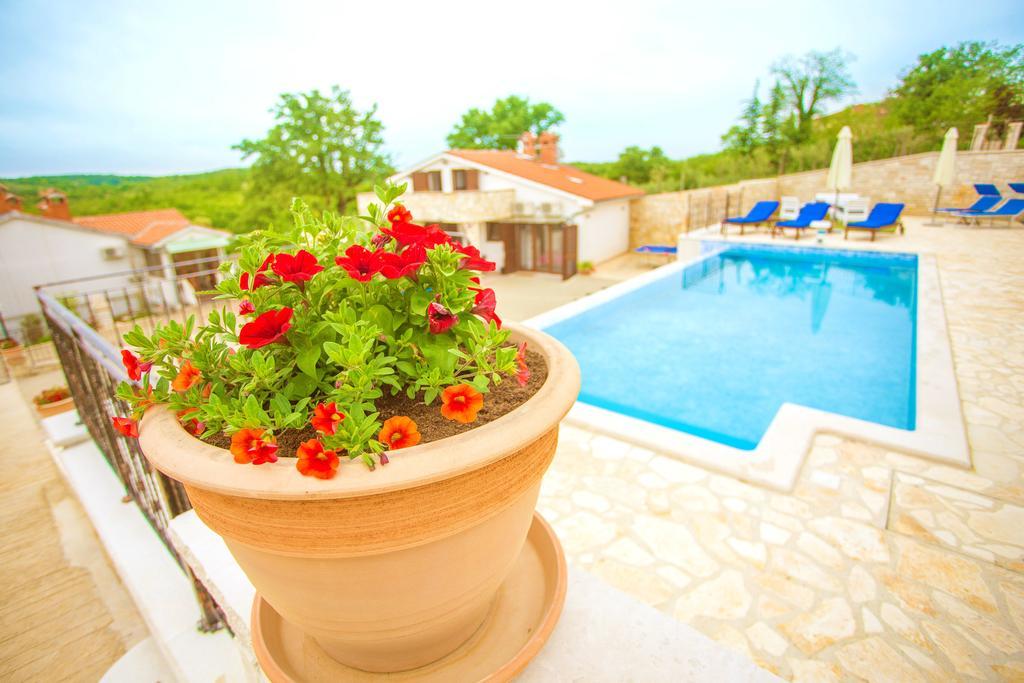Villa Lara Karojba Номер фото