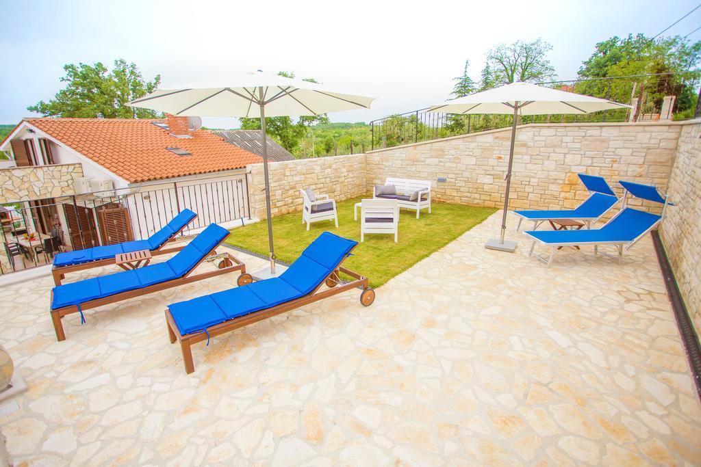 Villa Lara Karojba Номер фото