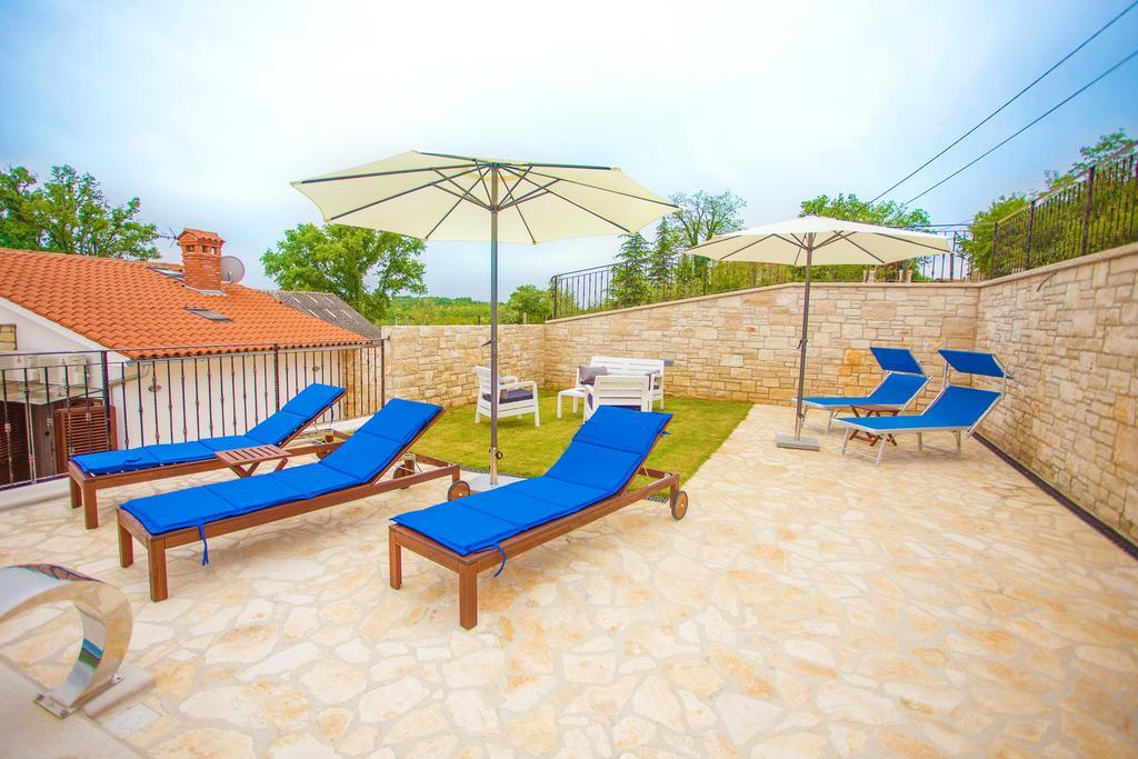 Villa Lara Karojba Номер фото