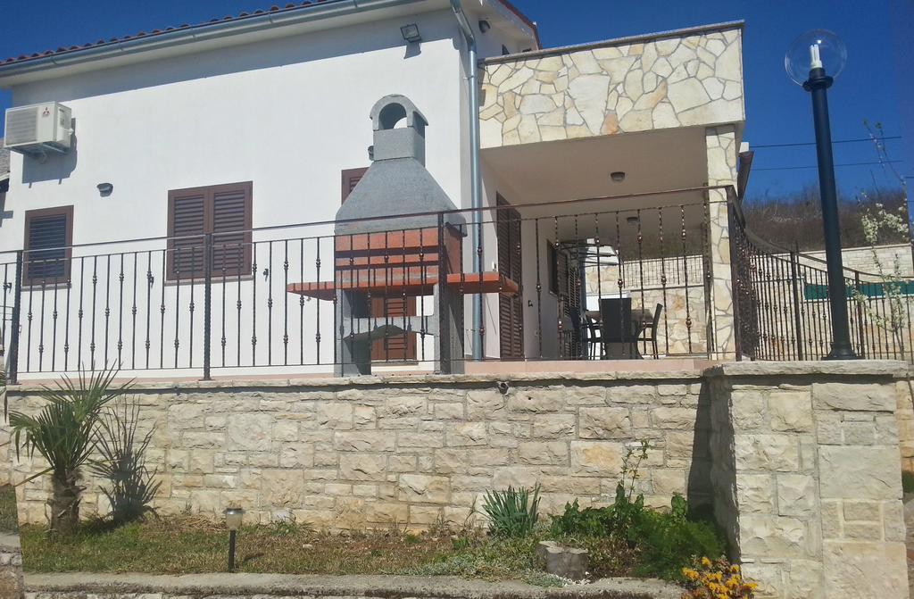 Villa Lara Karojba Номер фото